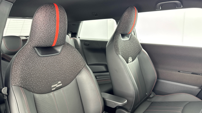 MINI Cooper 160kW SE Sport 54kWh 3dr Auto Electric Hatchback